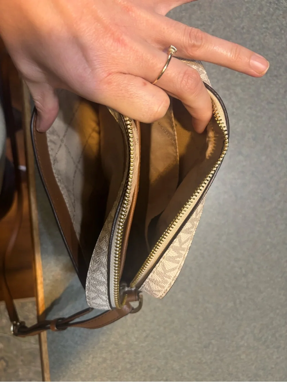 Michael Kors Jet Set Crossbody Bag